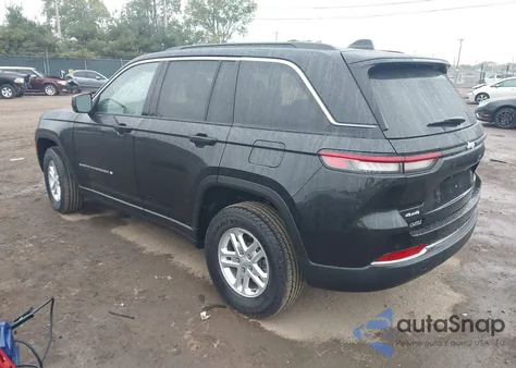 2025 Jeep Grand Cherokee Laredo 4X4 z USA, uszkodzony, nr VIN 1C4RJHAG2SC320744